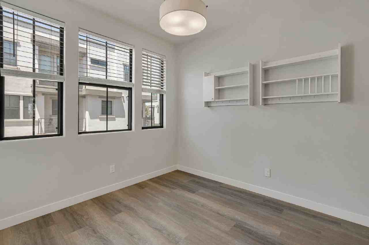 4235 N 26th St - Photo 6 of 28