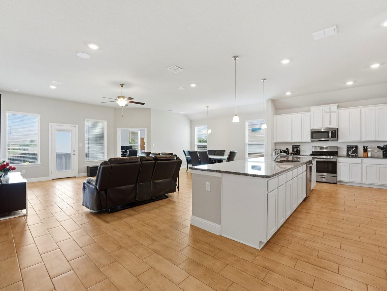 4178 Garden Path - Photo 4 of 24