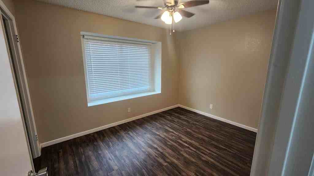 3008 Westrim Dr - Photo 2 of 12