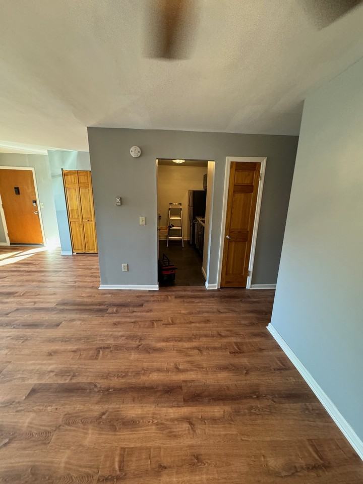12 White Gate Dr #12B - Photo 3 of 14
