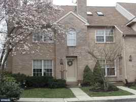 featured image of 15 Rampart Dr #1