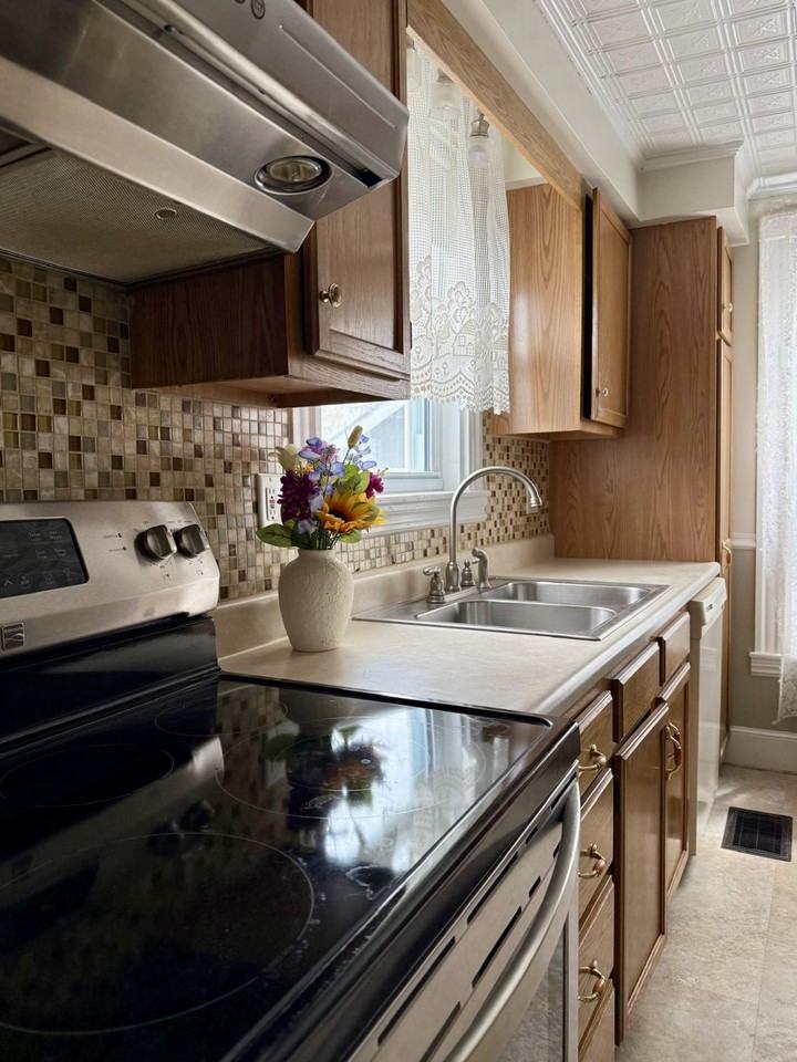 43 Jefferson St #1 - Photo 6 of 21