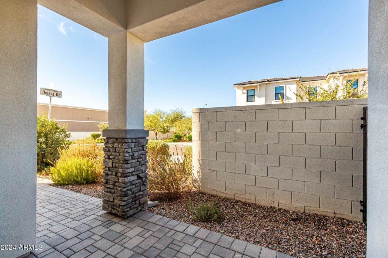 4810 E Helena Dr - Photo 4 of 50
