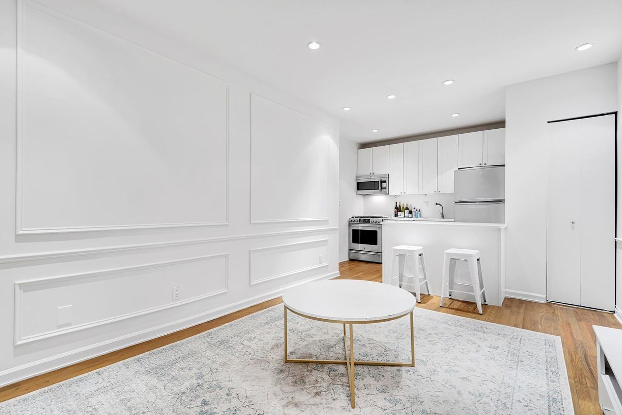 226 E 70th St #3C - Photo 2 of 11