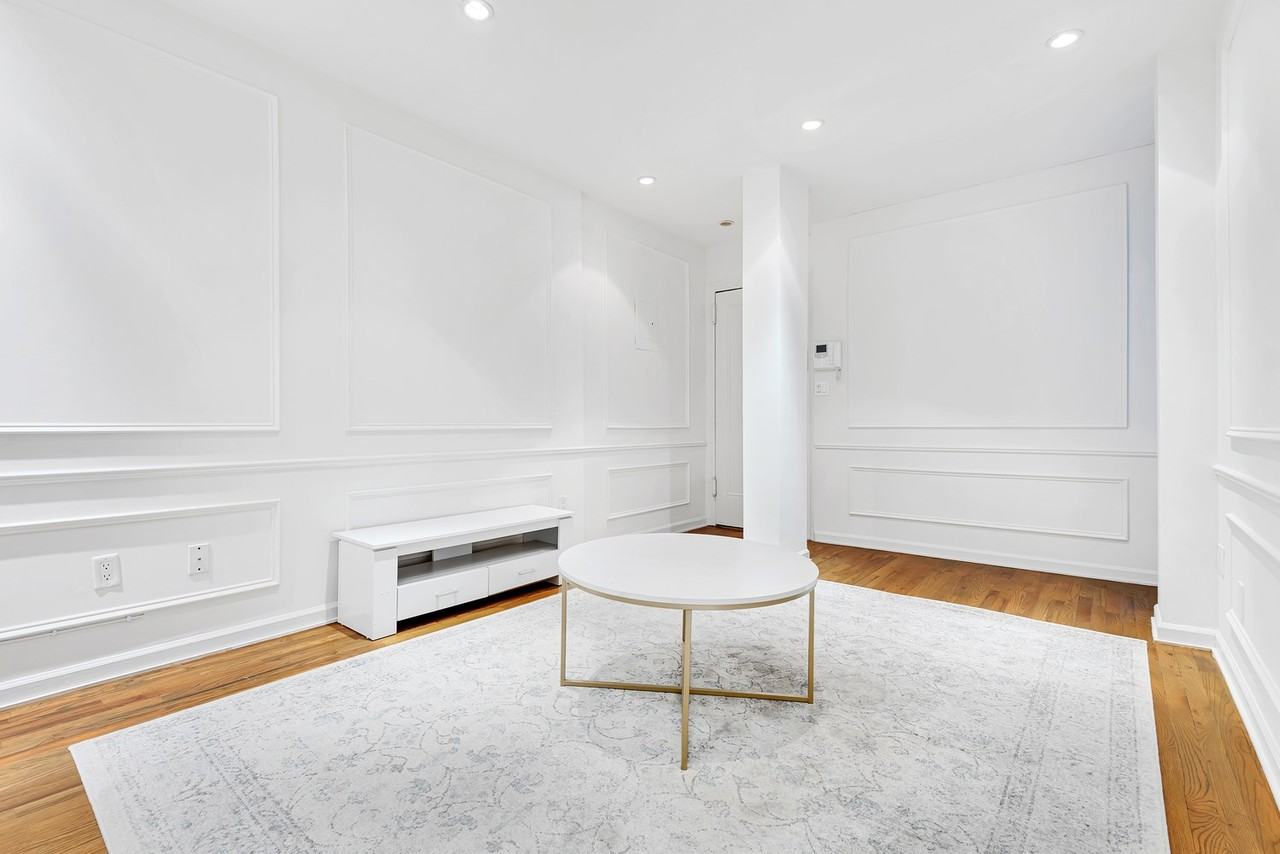 226 E 70th St #3C - Photo 3 of 11