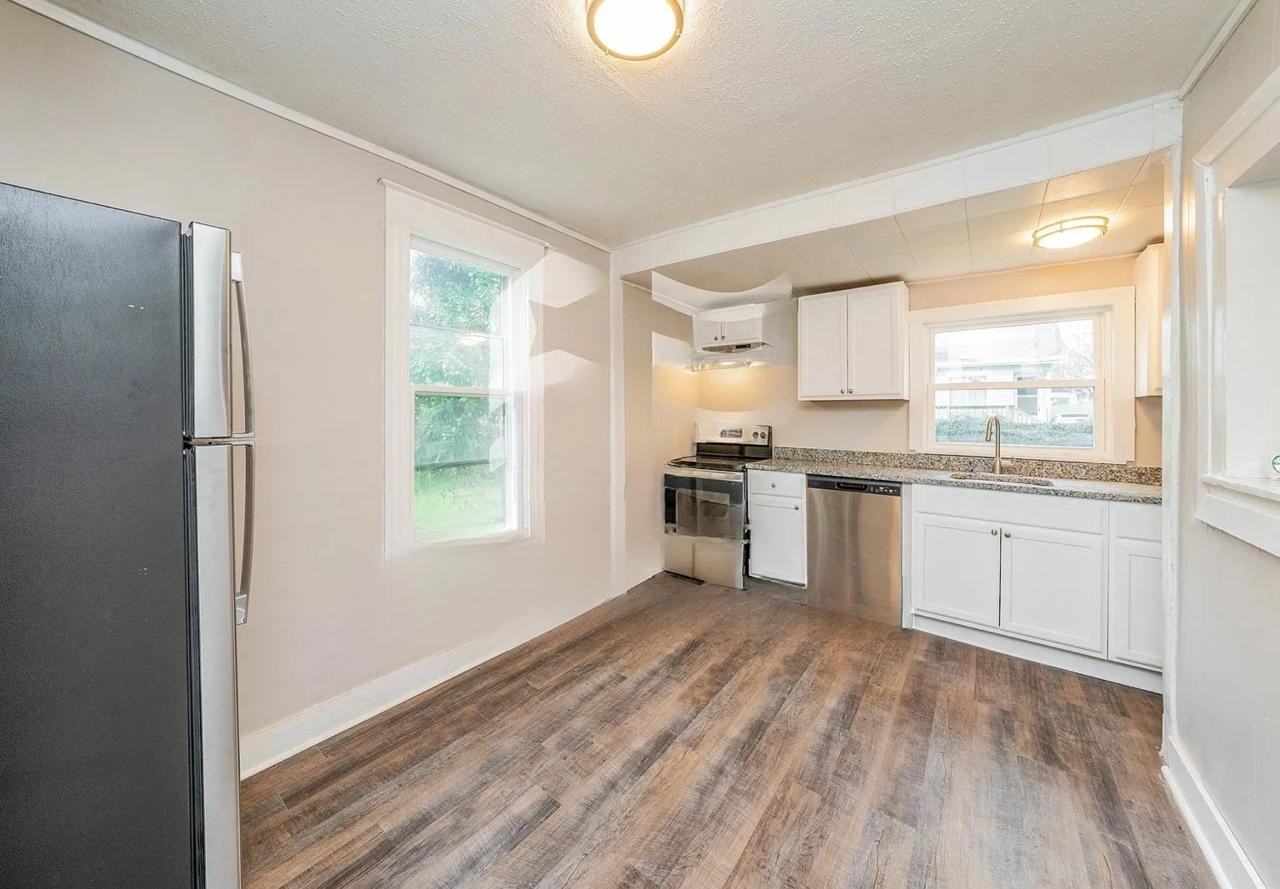 176 Roycroft Dr #NA - Photo 7 of 7