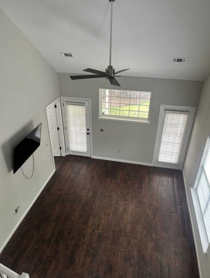 250 Cross Rd #250 - Photo 4 of 10