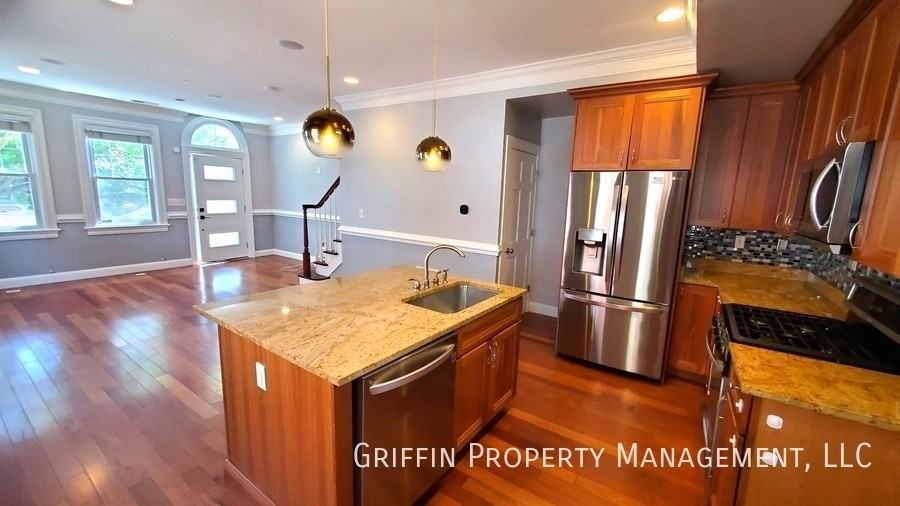 6302 7th St Nw #1 - Photo 7 of 13