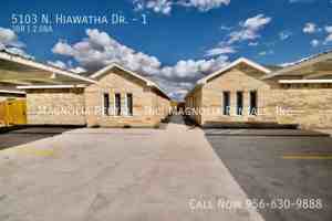 featured image of 5103 N Hiawatha Dr #1