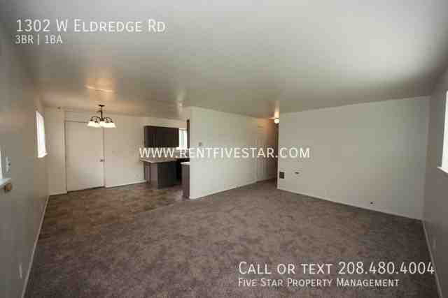 1302 W Eldredge Rd - Photo 2 of 8