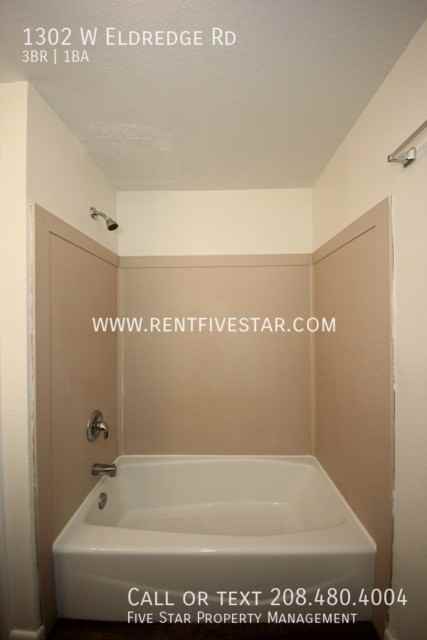 1302 W Eldredge Rd - Photo 6 of 8