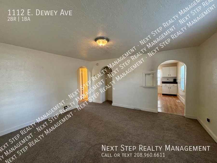 1112 E Dewey Ave - Photo 2 of 15