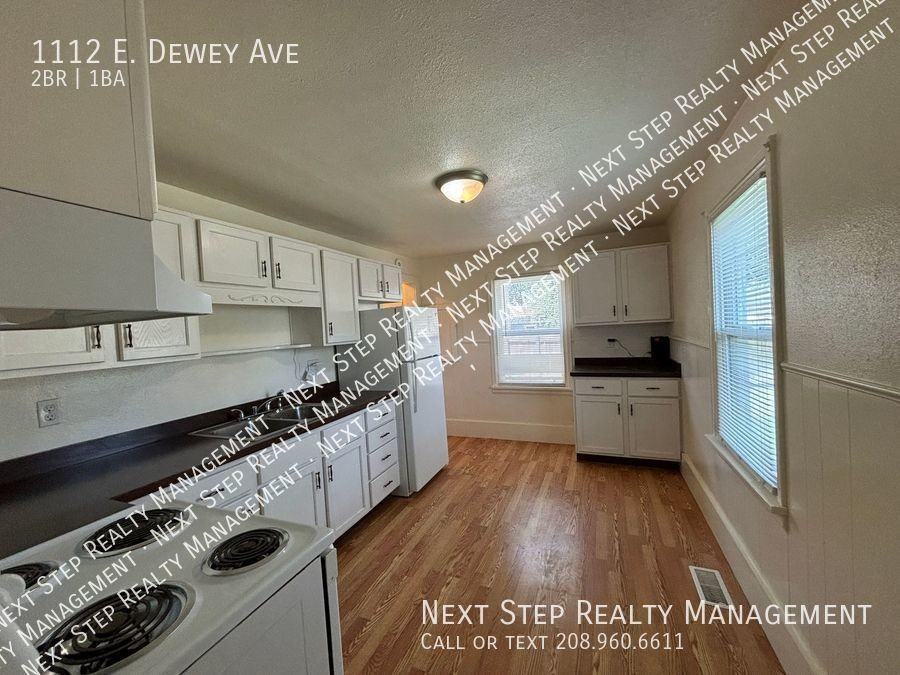 1112 E Dewey Ave - Photo 5 of 15