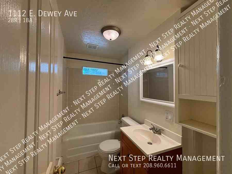 1112 E Dewey Ave - Photo 7 of 15