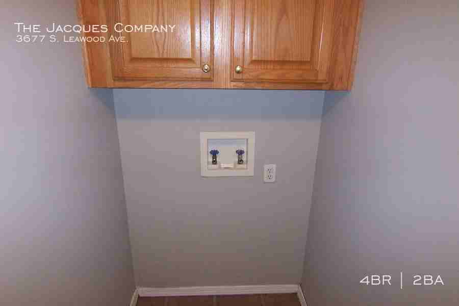 3677 S Leawood Ave - Photo 4 of 15
