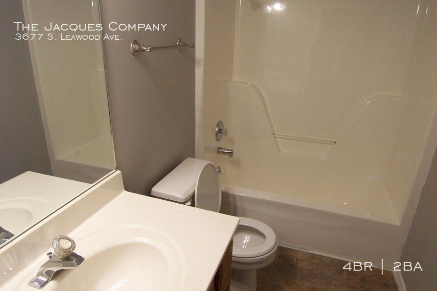 3677 S Leawood Ave - Photo 5 of 15