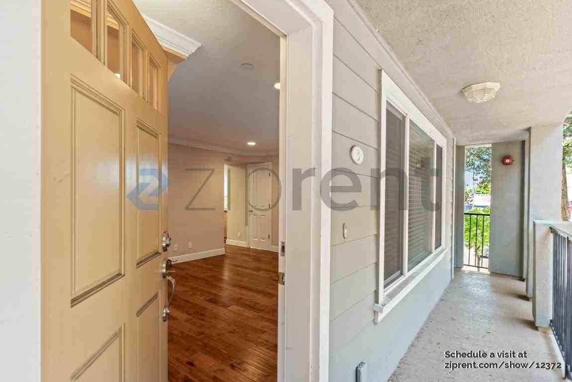 508 Peninsula Ave #3 - Photo 2 of 20