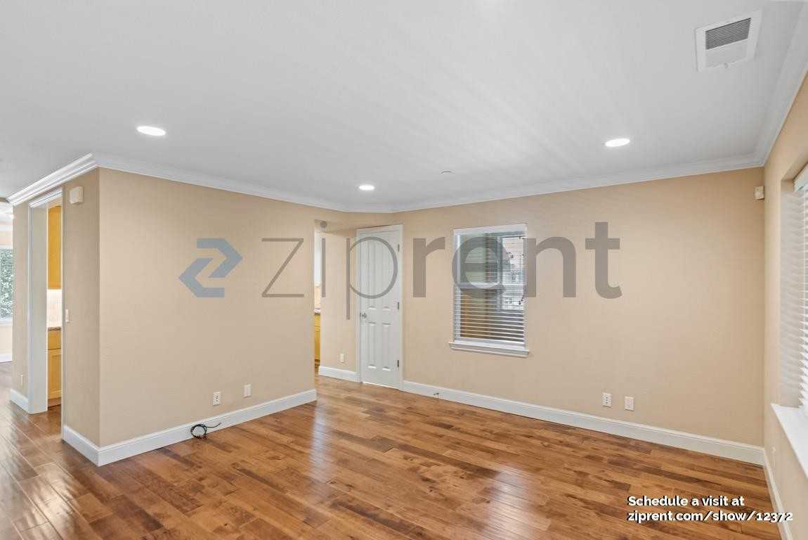 508 Peninsula Ave #3 - Photo 3 of 20