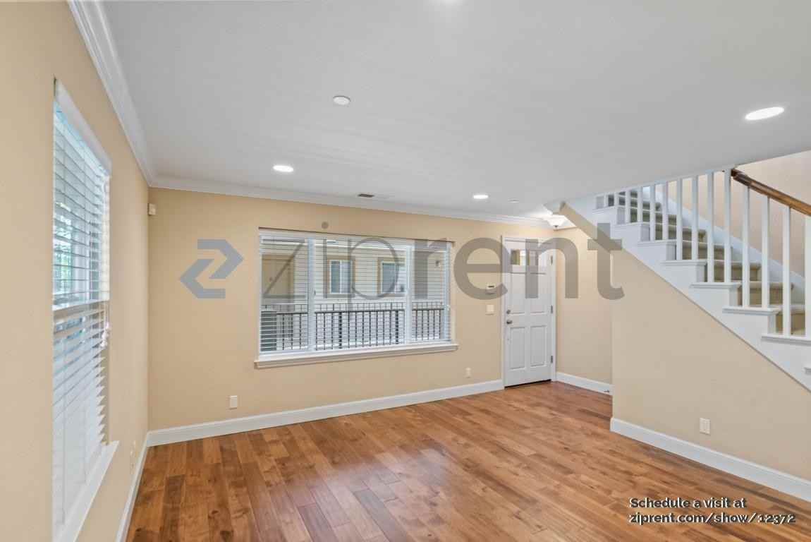508 Peninsula Ave #3 - Photo 4 of 20