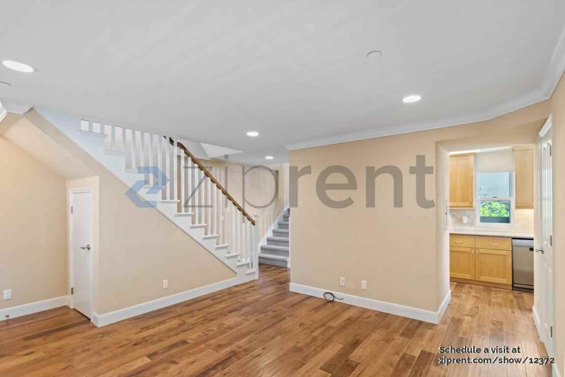 508 Peninsula Ave #3 - Photo 5 of 20