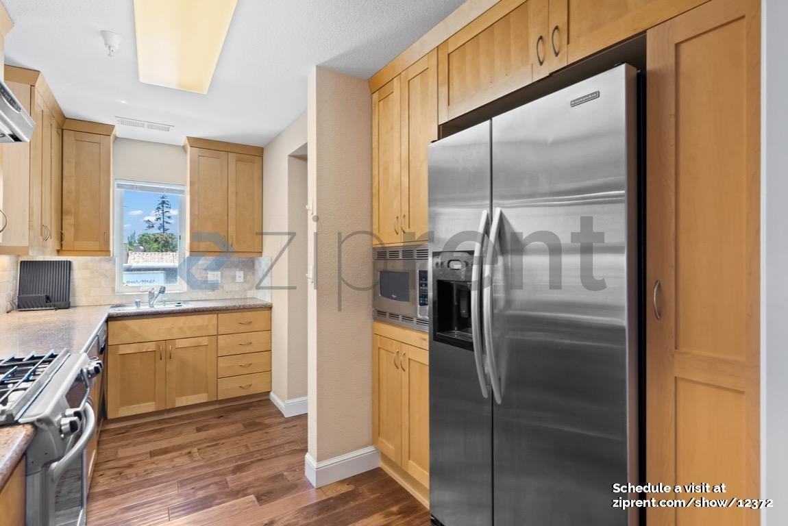 508 Peninsula Ave #3 - Photo 7 of 20