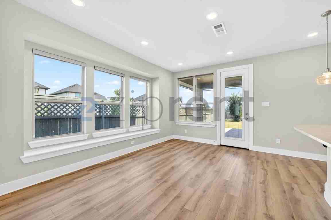 2301 Norma Ln - Photo 6 of 31