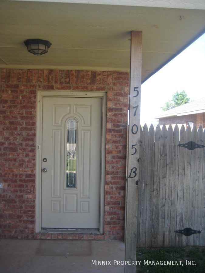 5705 Fordham St #B - Photo 4 of 18