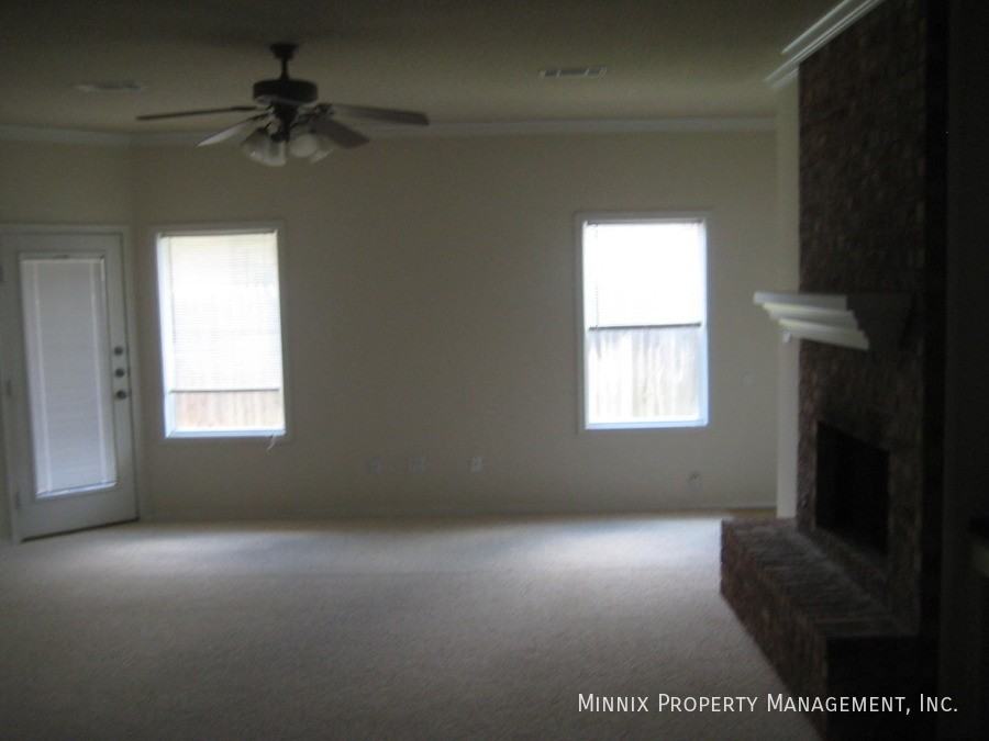 5705 Fordham St #B - Photo 7 of 18
