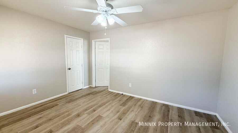 3509 Avenue S #B - Photo 5 of 17