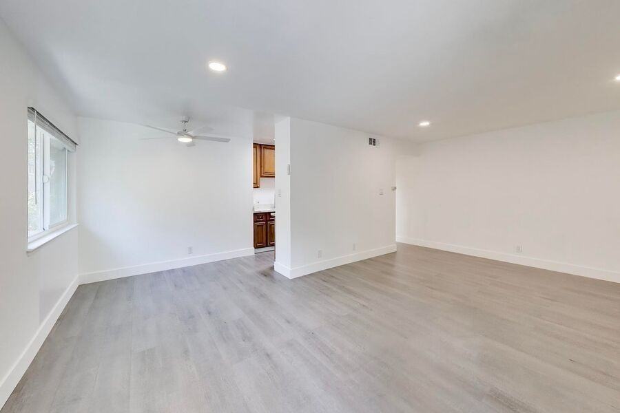 319 Poplar Ave #05 - Photo 4 of 26