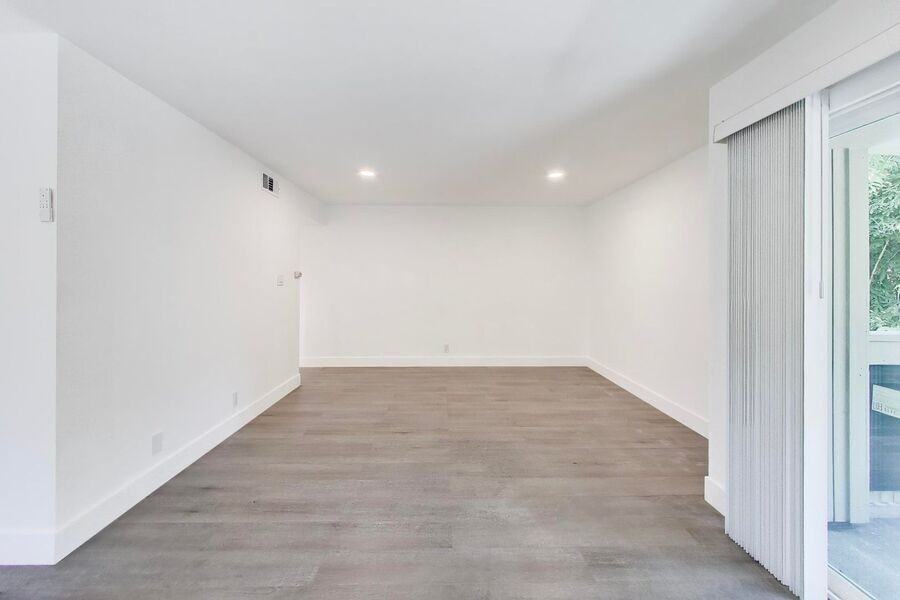 319 Poplar Ave #05 - Photo 7 of 26