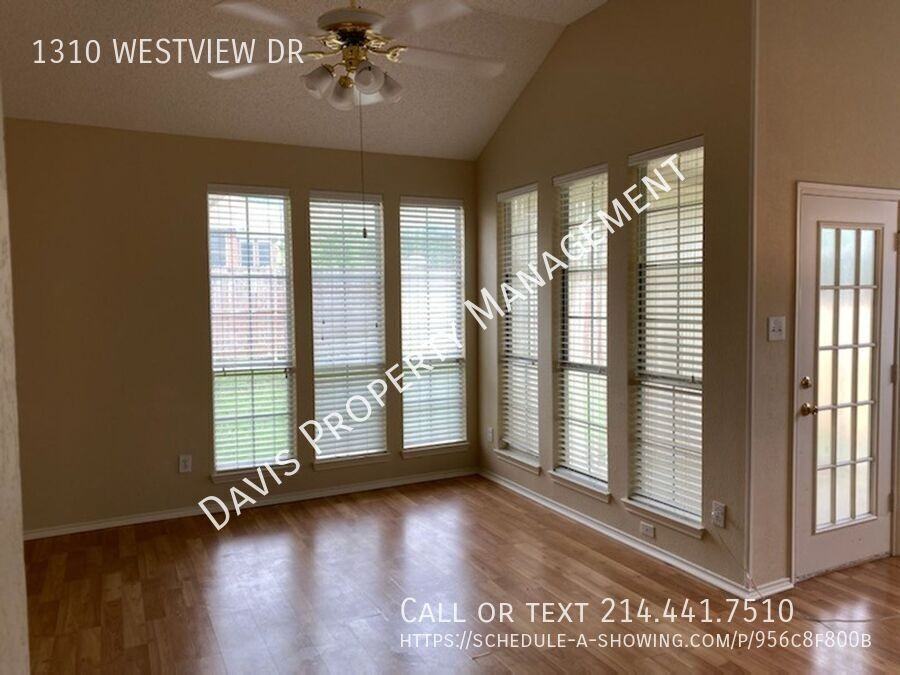 1310 Westview Dr - Photo 5 of 19