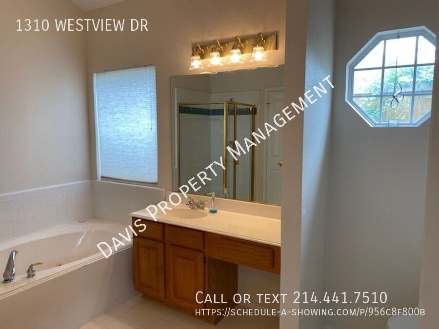 1310 Westview Dr - Photo 6 of 19