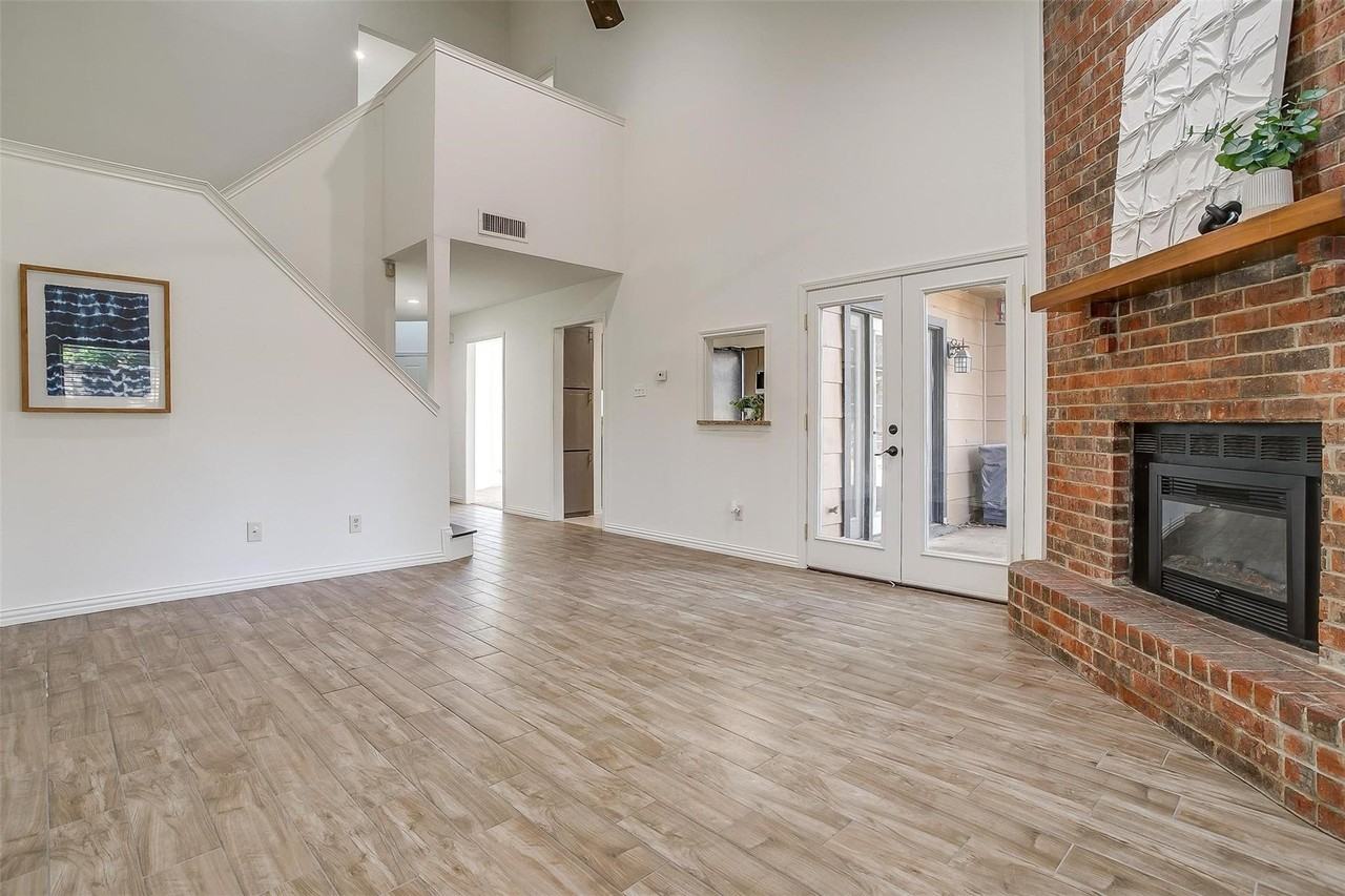 115 Brentwood Ct #115C - Photo 2 of 14