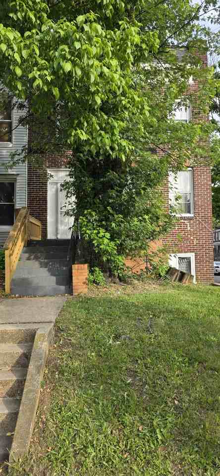 3629 W Garrison Ave #1 - Photo 4 of 10