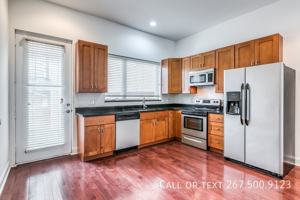 featured image of 1456 E Columbia Ave