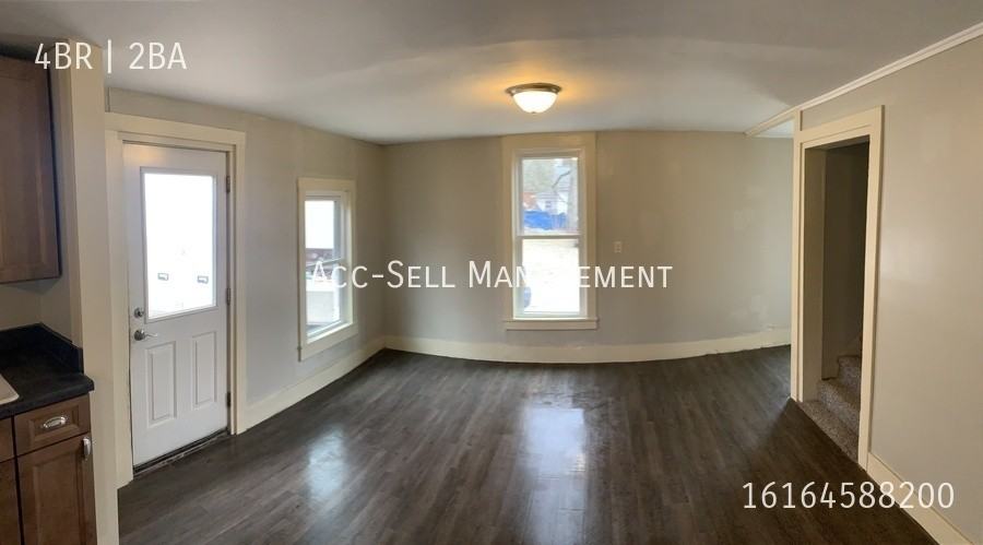 705 W Grove St - Photo 2 of 14