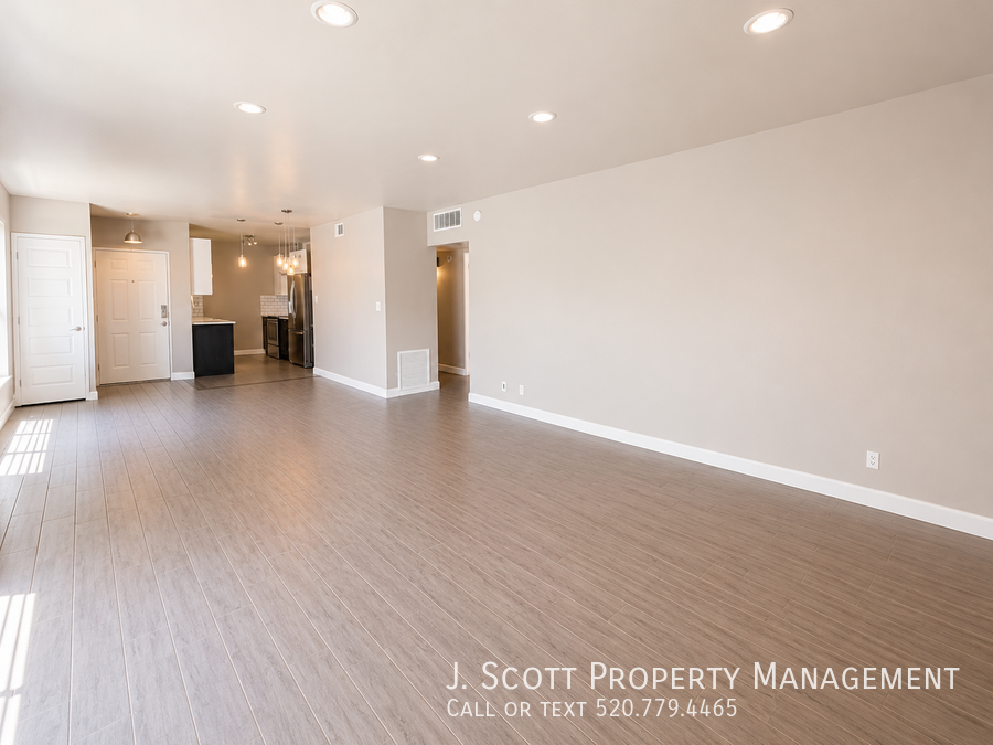 102 W Maryland Ave #C1 - Photo 3 of 16