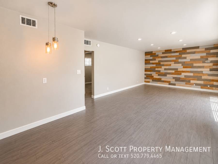 102 W Maryland Ave #C1 - Photo 4 of 16