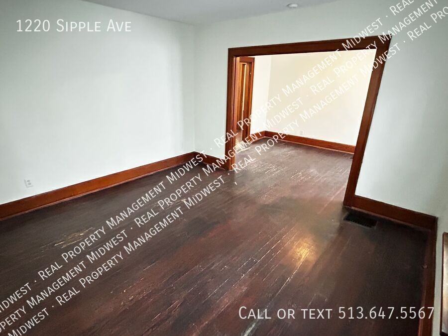 1220 Sipple Ave - Photo 4 of 16