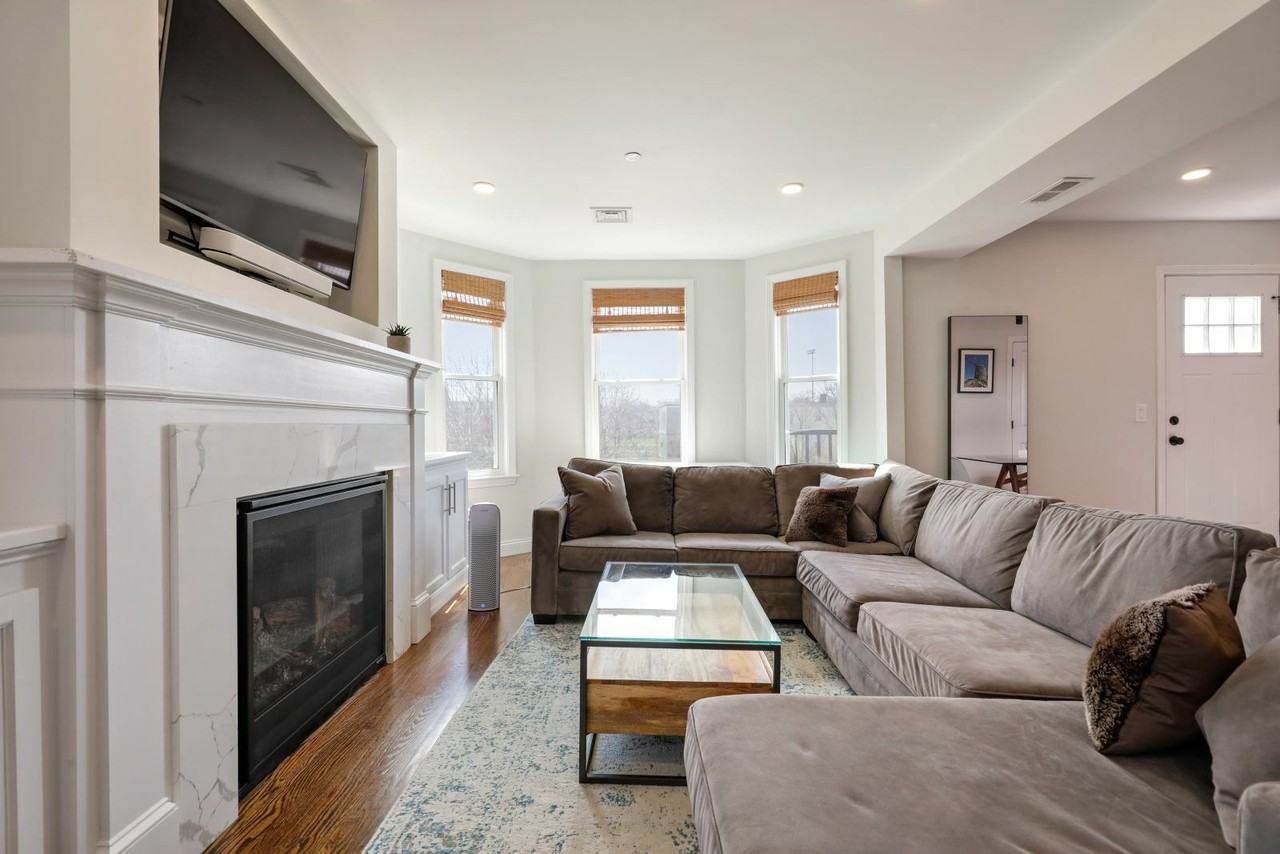 77 Torrey St #3 - Photo 2 of 23