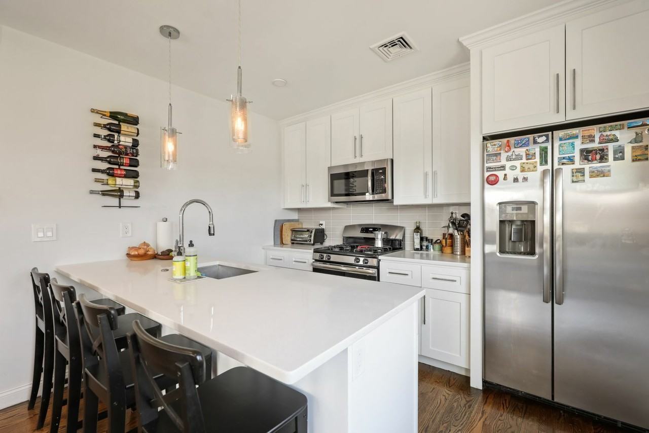 77 Torrey St #3 - Photo 3 of 23