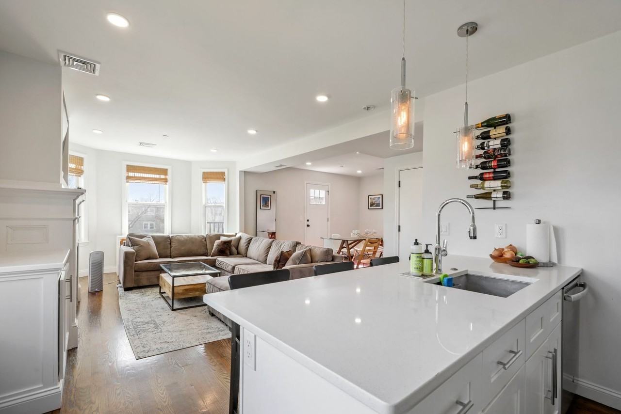 77 Torrey St #3 - Photo 4 of 23