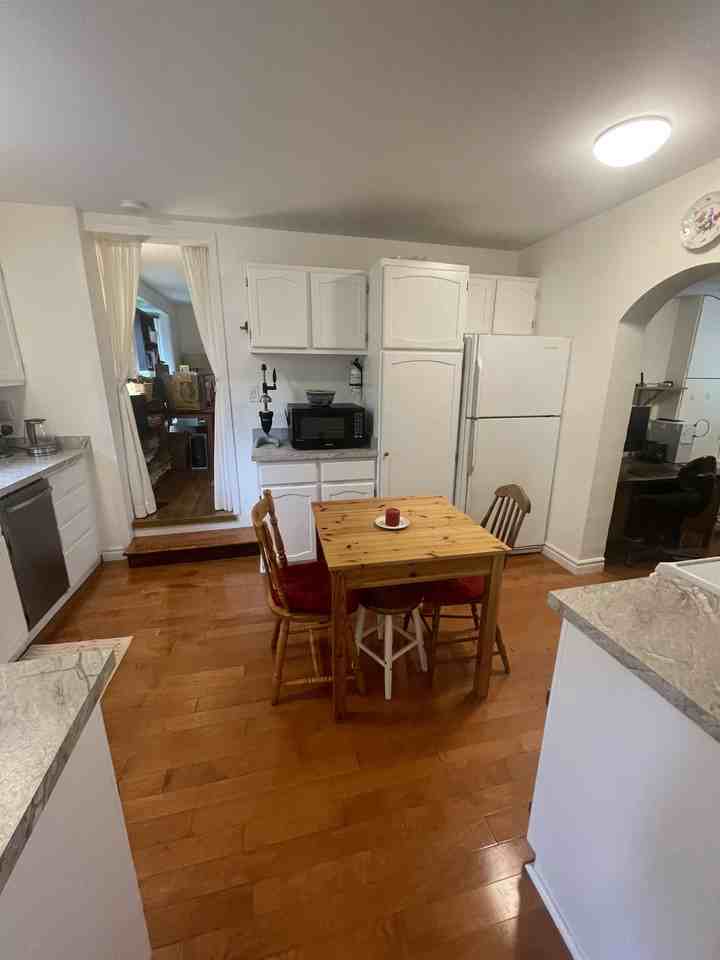201 Melville St - Photo 4 of 20