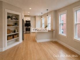 906908 Park St #2E - Photo 1 of 1