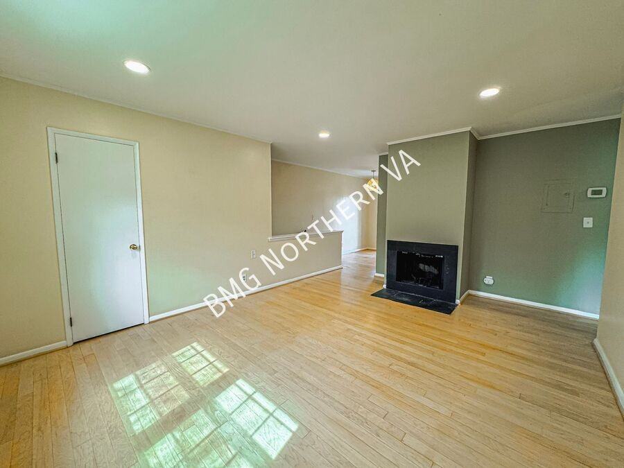 2831 S Wakefield St Unit D #D - Photo 2 of 19