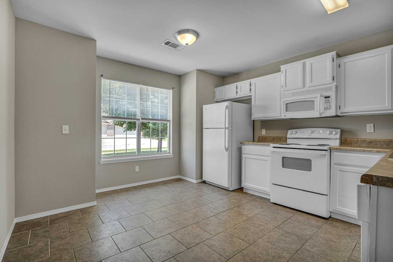 4303 Southwest Broadstone Avenue, Unit 2 - Photo 2 of 24