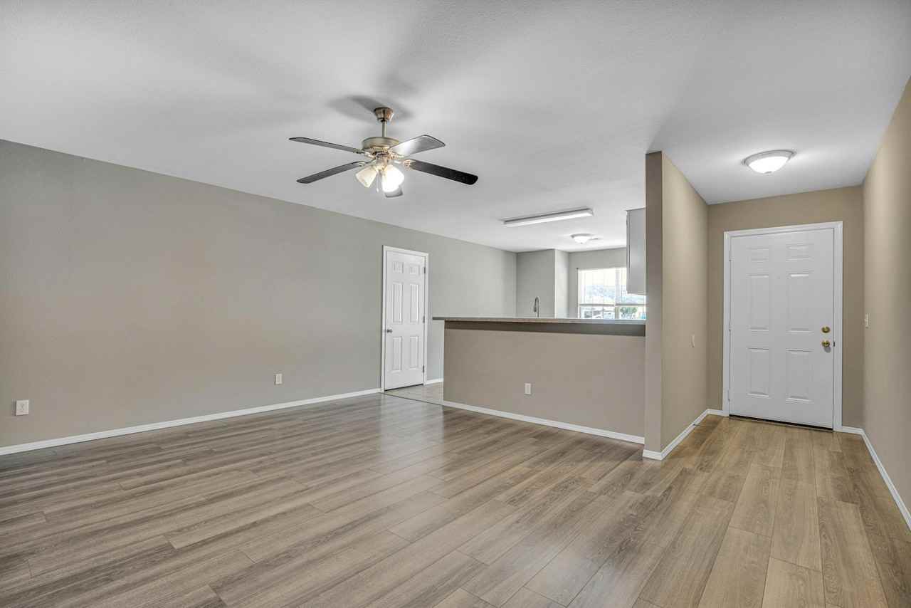 4303 Southwest Broadstone Avenue, Unit 2 - Photo 5 of 24
