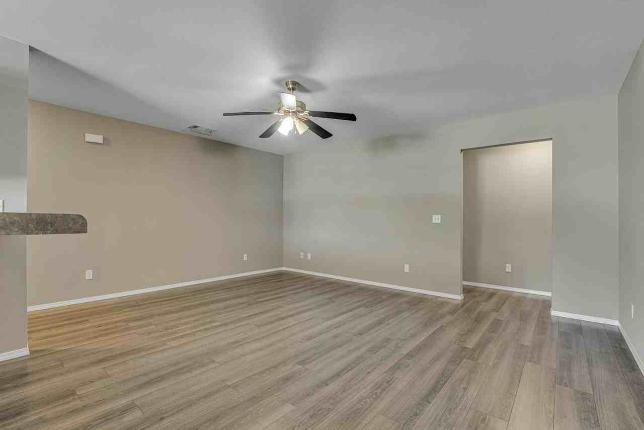4303 Southwest Broadstone Avenue, Unit 2 - Photo 6 of 24