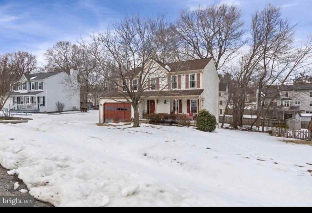 7211 Lord Barton Drive - Photo 6 of 29